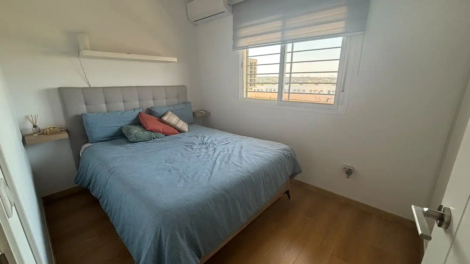 Dormitori de Casa adosada en venda en Huévar del Aljarafe amb Aire condicionat, Traster i Alarma