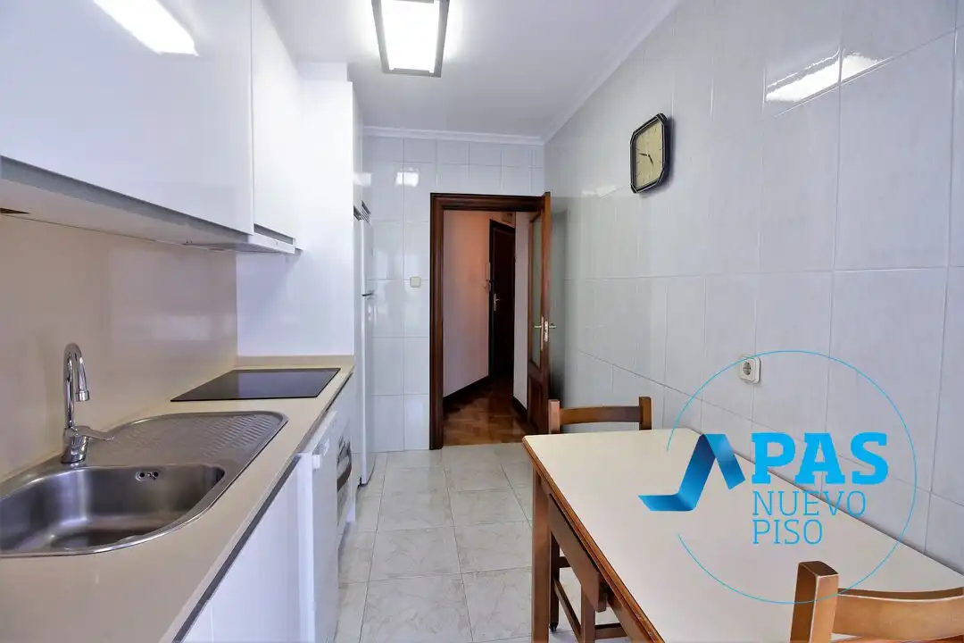 Cocina de Piso en venta en Santander con Calefacción