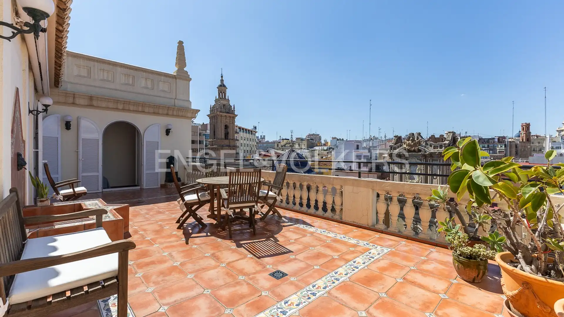 Terrace of Flat for rent in  Valencia Capital  with Air Conditioner, Heating and Parquet flooring