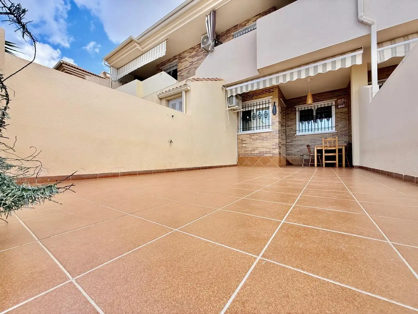 Terraced house with terrace for sale in Calle Calle Somosierra