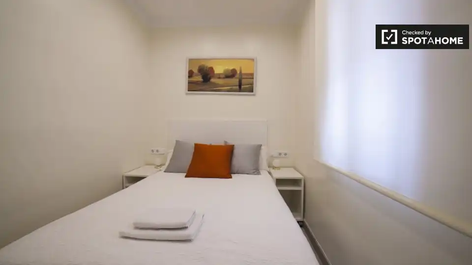 Schlafzimmer von Wohnung zur Miete in Barcelona mit Klimaanlage, Heizung und Möbliert