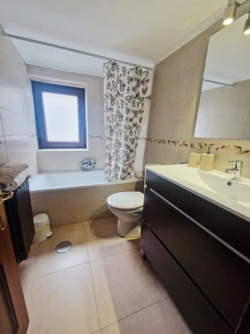 Baño de Casa adosada en venta en Soto del Barco con Calefacción y Terraza