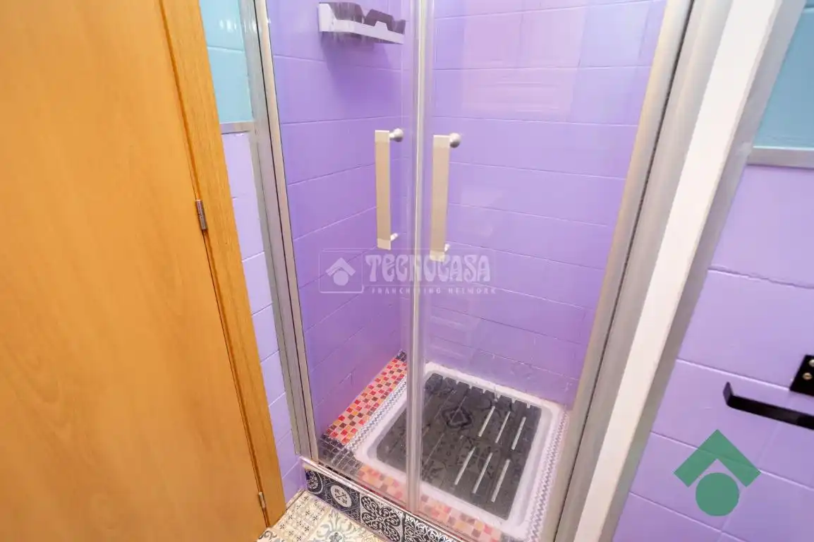 Baño de Piso en venta en Algeciras con Calefacción