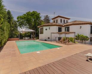 Piscina de Finca rústica en venda en Chauchina amb Jardí privat, Terrassa i Traster
