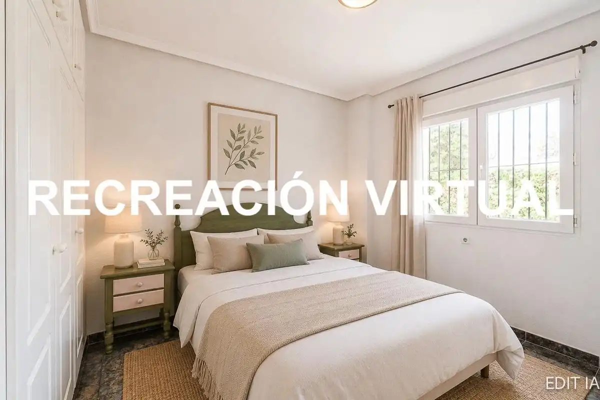 Habitación de Casa adosada en venta en Orihuela