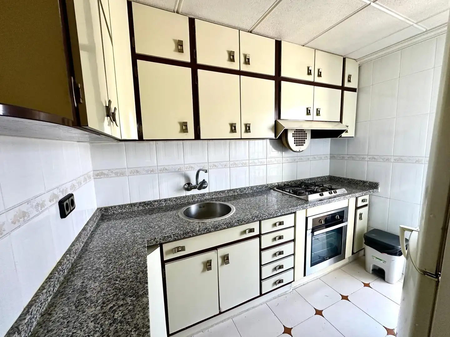 Cocina de Apartamento en venta en Alicante / Alacant con Aire acondicionado, Calefacción y Terraza