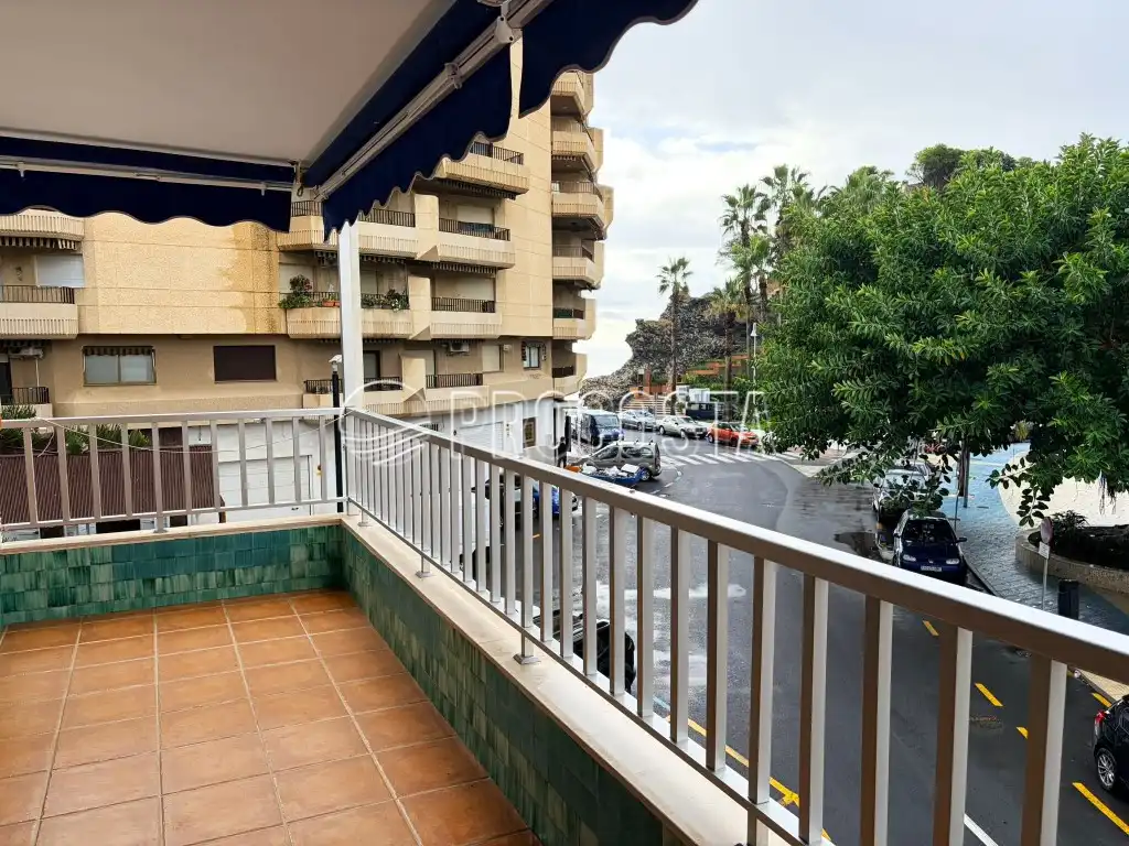 Pis amb ascensor en venda a Calle Bikini, imagen 2