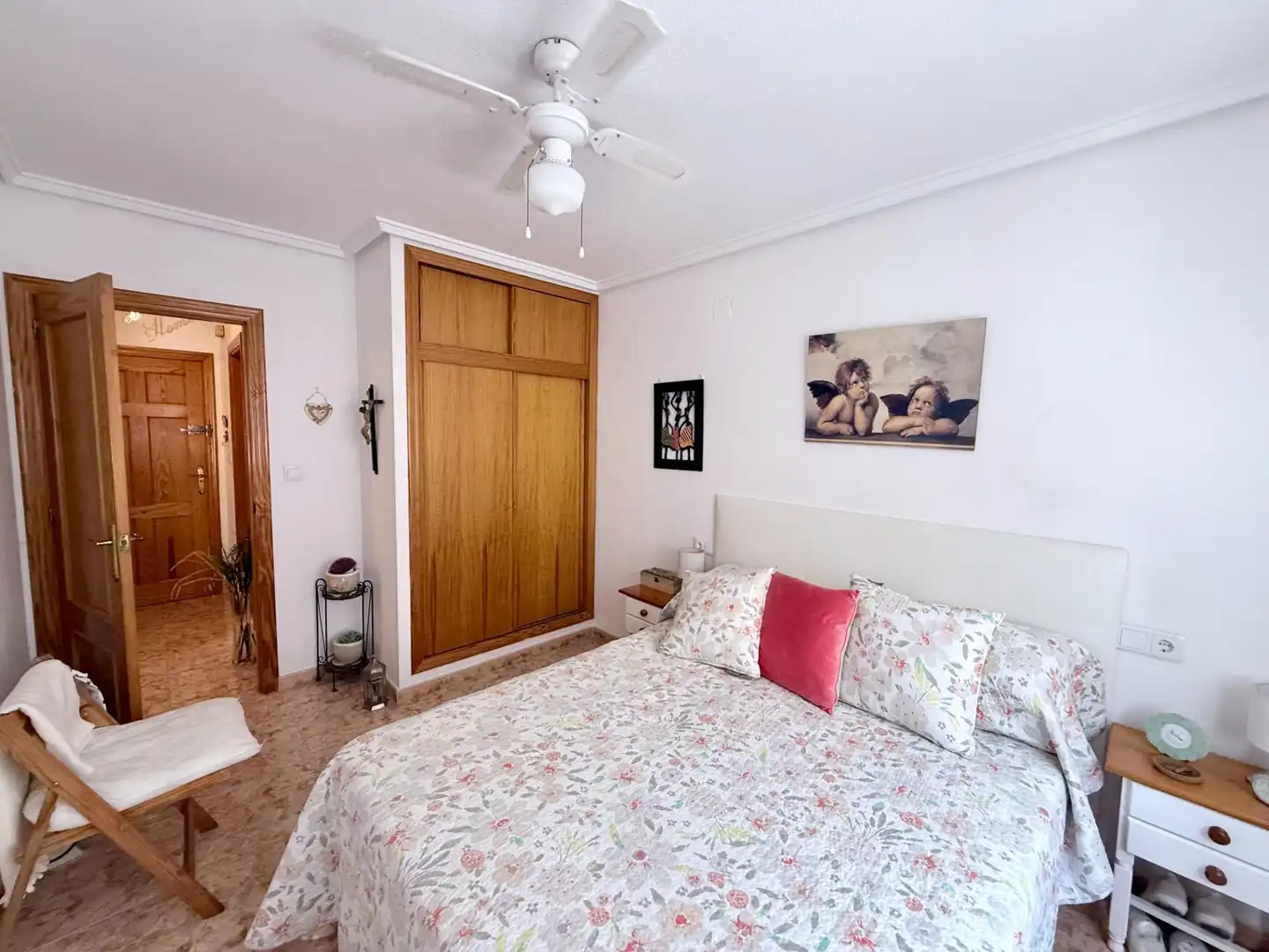 Dormitori de Apartament en venda en Torrevieja amb Terrassa, Moblat i Balcó