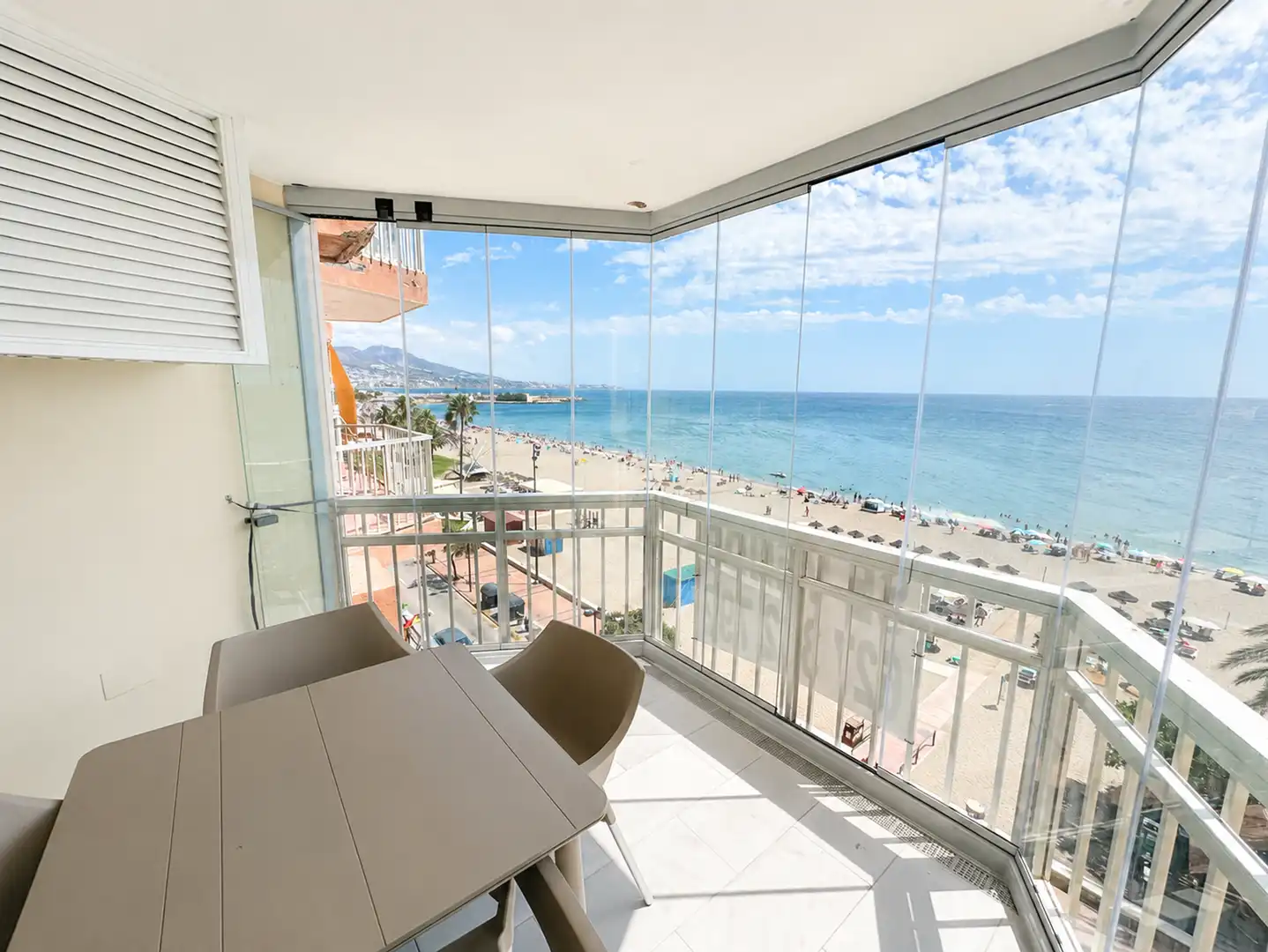 Appartement compact avec terrasse à vendre à Puerto Deportivo