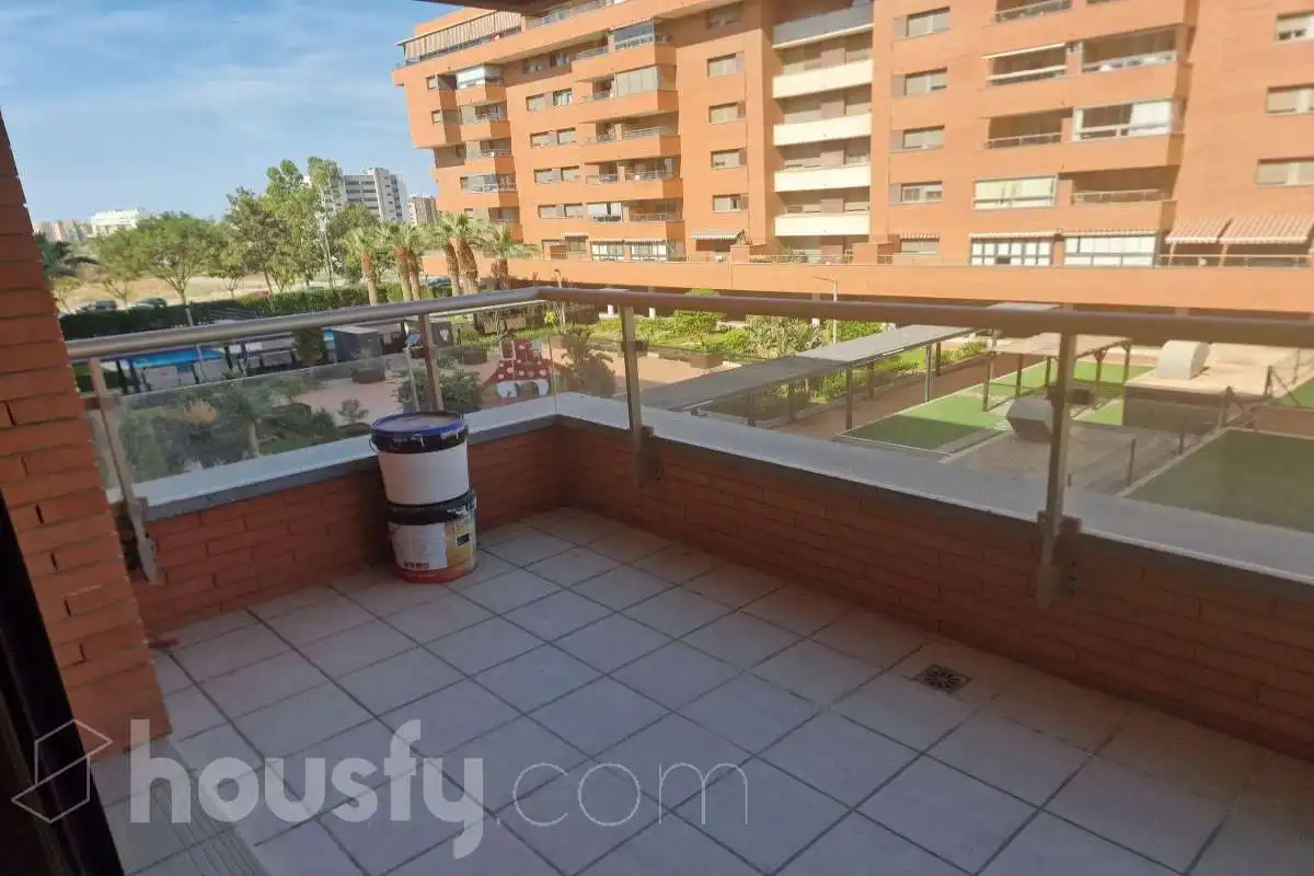 Terrassa de Pis de lloguer en Almería amb Aire condicionat, Calefacció i Terrassa