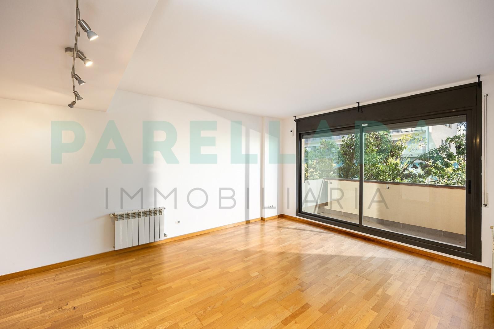 Bedroom of Flat for sale in Badalona  with Air Conditioner, Heating and Parquet flooring