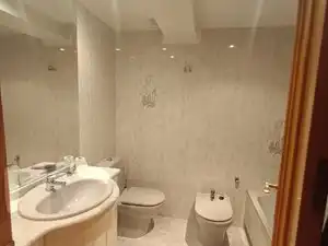 Bathroom of Flat for rent in Valencia  with Air Conditioner, Furnished and Balcony