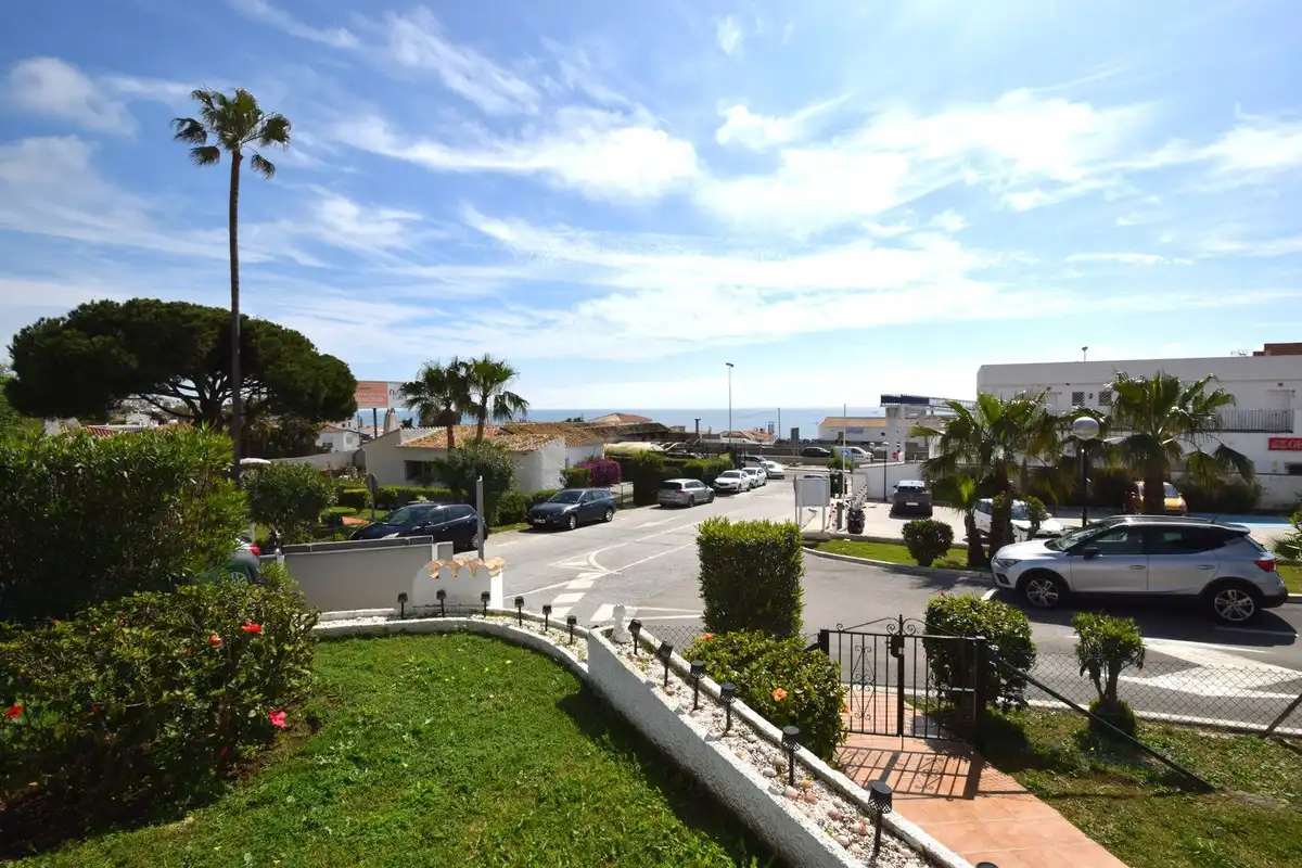 Vista exterior de Casa o chalet en venta en Mijas con Aire acondicionado, Calefacción y Jardín privado