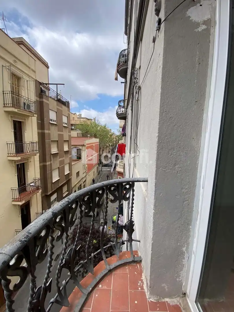 Vista exterior de Piso en venta en  Barcelona Capital con Balcón