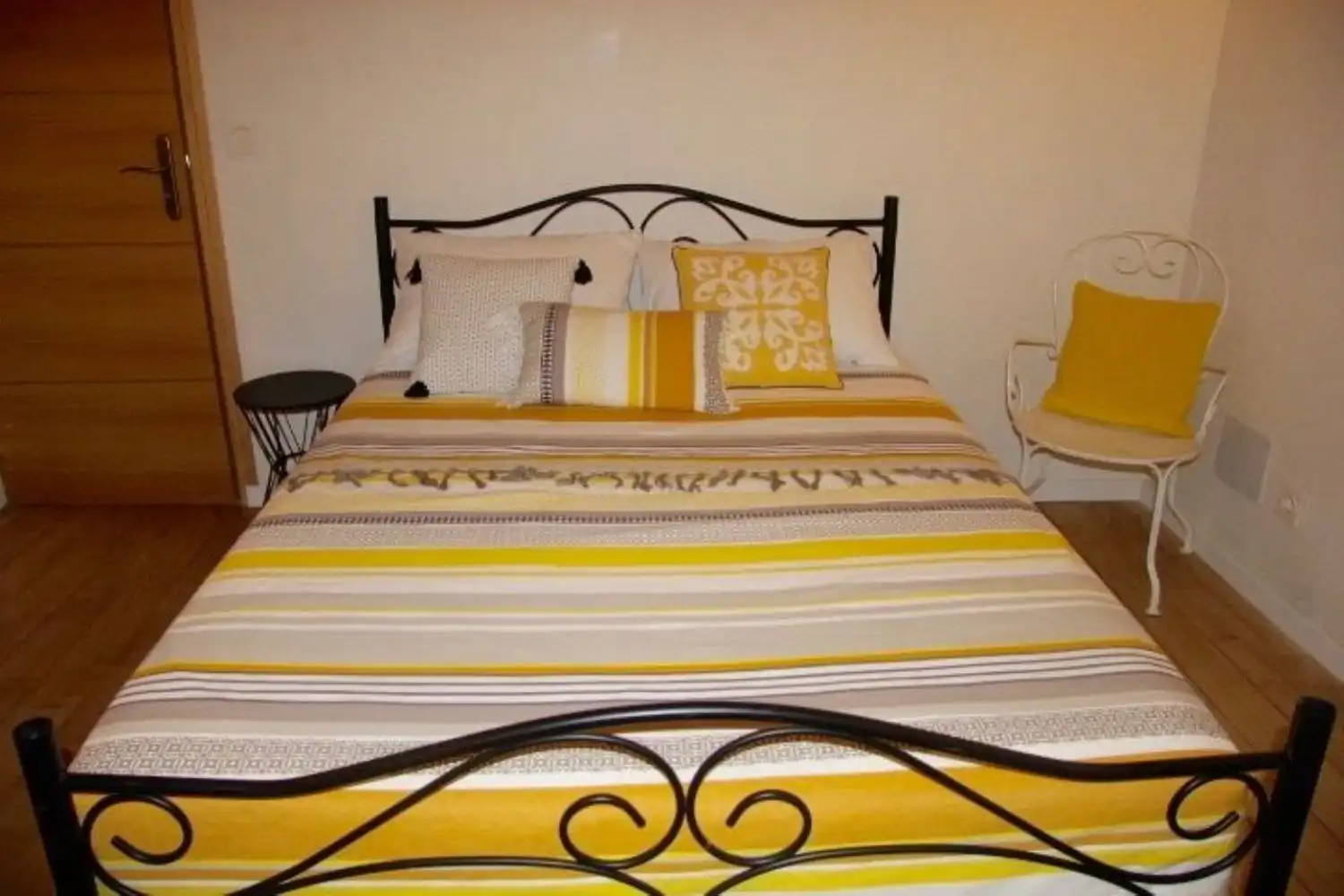Bedroom of Houses for sale in Bierge  with Heating, Private garden and Storage room