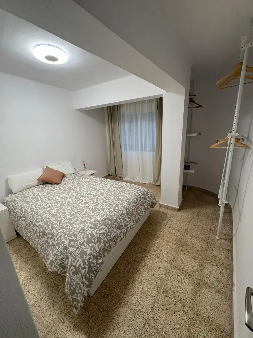 Habitación de Piso de alquiler en Sagunto / Sagunt con Aire acondicionado, Calefacción y Amueblado