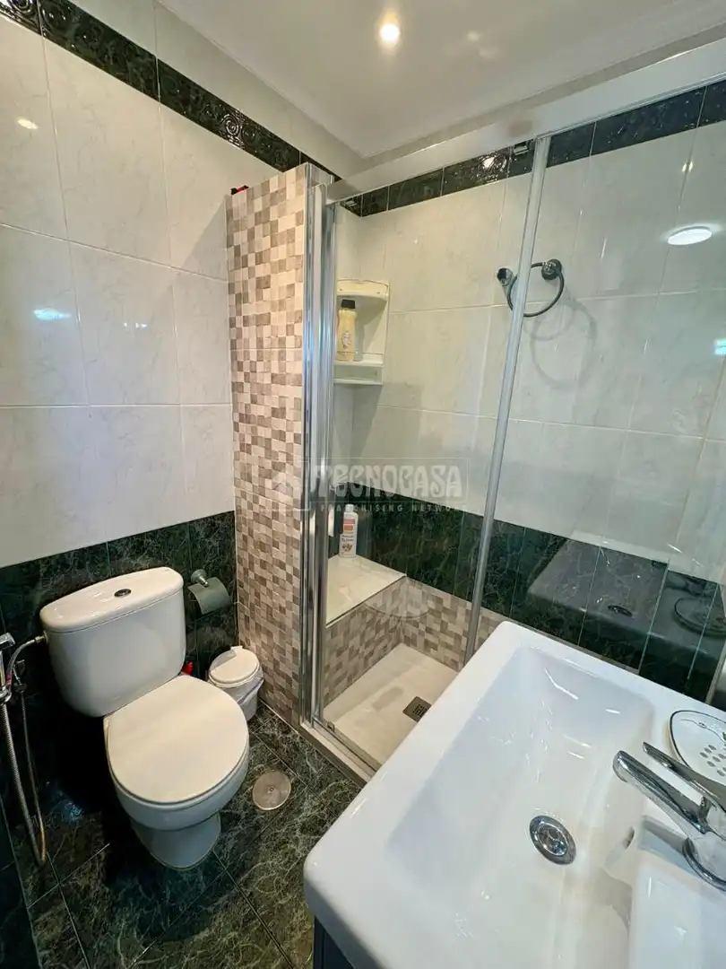 Baño de Piso de alquiler en Nerja con Aire acondicionado y Balcón