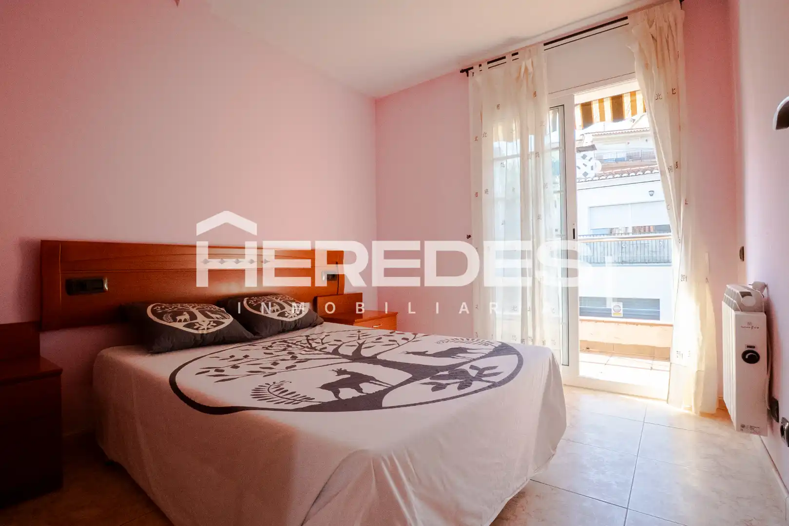 Habitación de Casa o chalet en venta en Torrelles de Llobregat con Calefacción, Jardín privado y Terraza