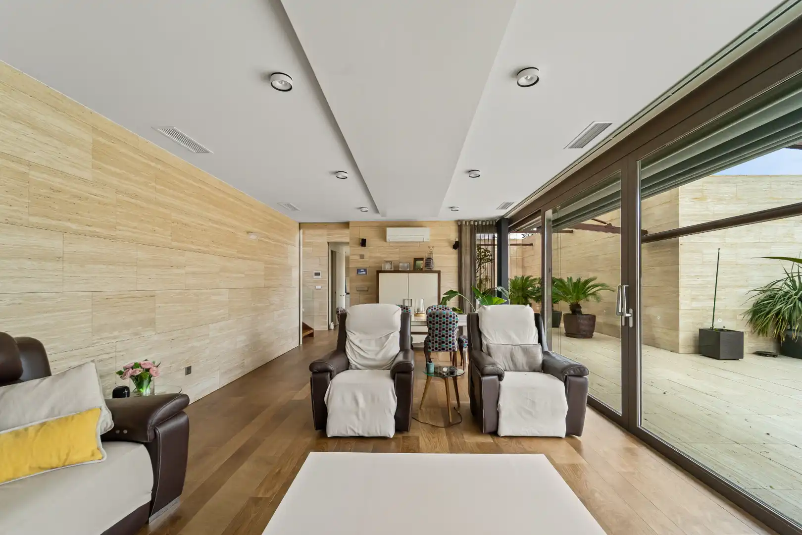 Sala d'estar de Casa o xalet en venda en Novelda amb Aire condicionat, Jardí privat i Traster