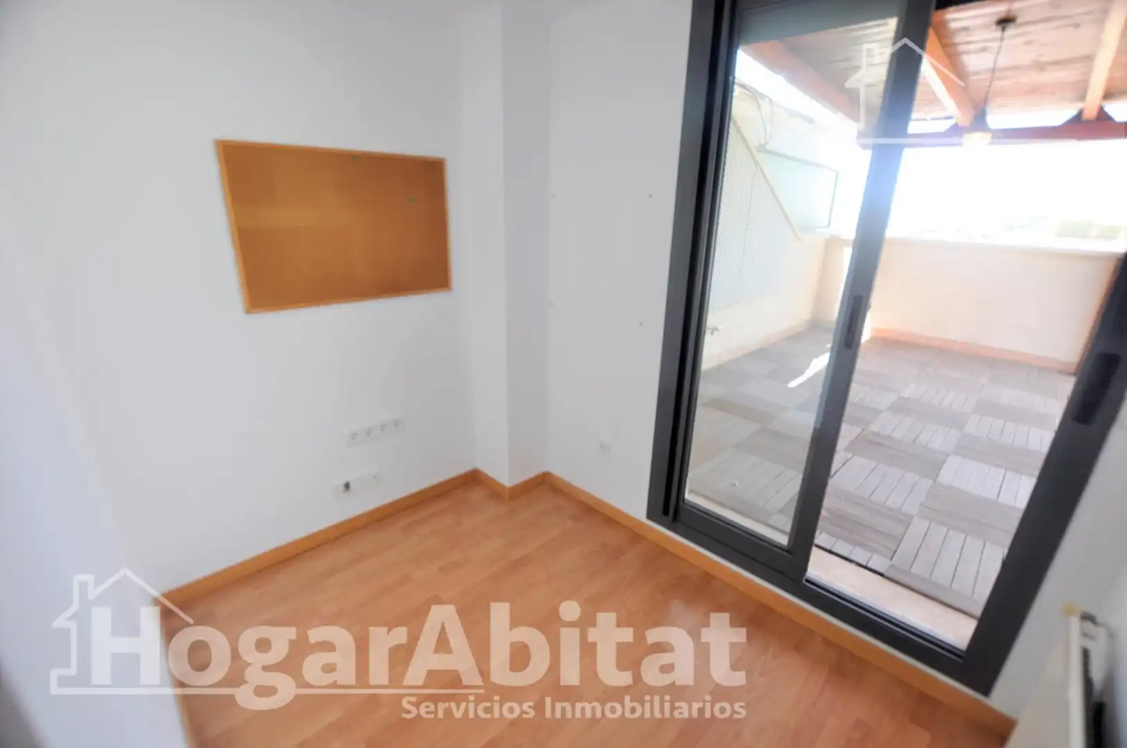 Habitación de Ático en venta en El Puig de Santa Maria con Aire acondicionado, Calefacción y Parquet