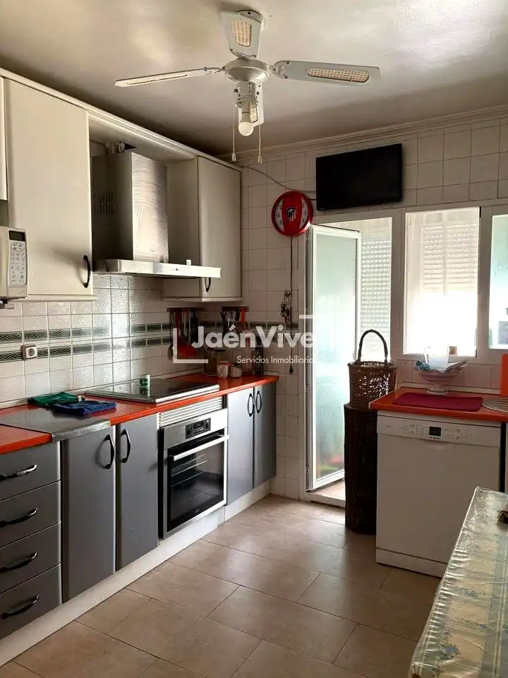 Cuina de Pis en venda en Jaén amb Aire condicionat, Calefacció i Terrassa