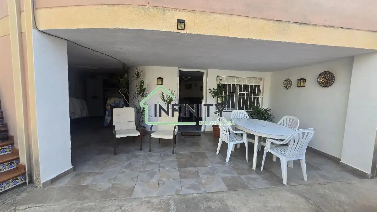 Terrassa de Casa o xalet en venda en Oliva amb Aire condicionat, Terrassa i Traster