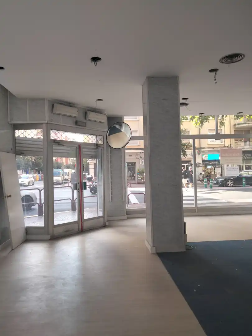 Geschaftsraum zur Miete in  Logroño