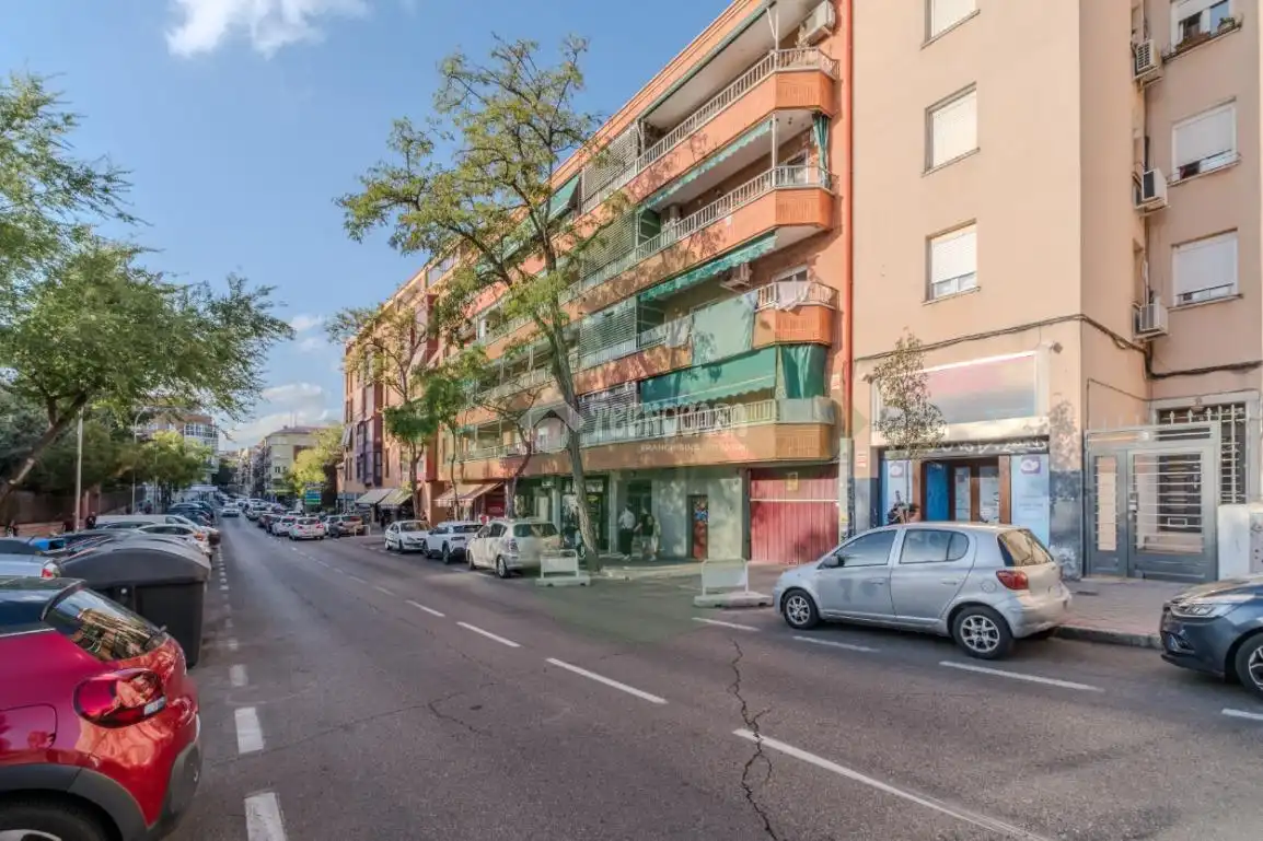 Vista exterior de Pis en venda en Carabanchel