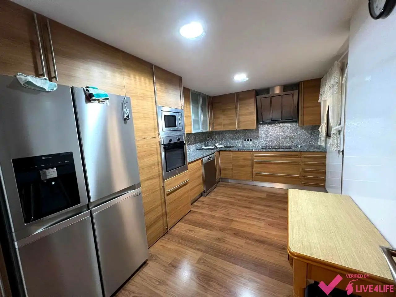 Kitchen of Flat for rent in Valencia  with Air Conditioner, Parquet flooring and Furnished