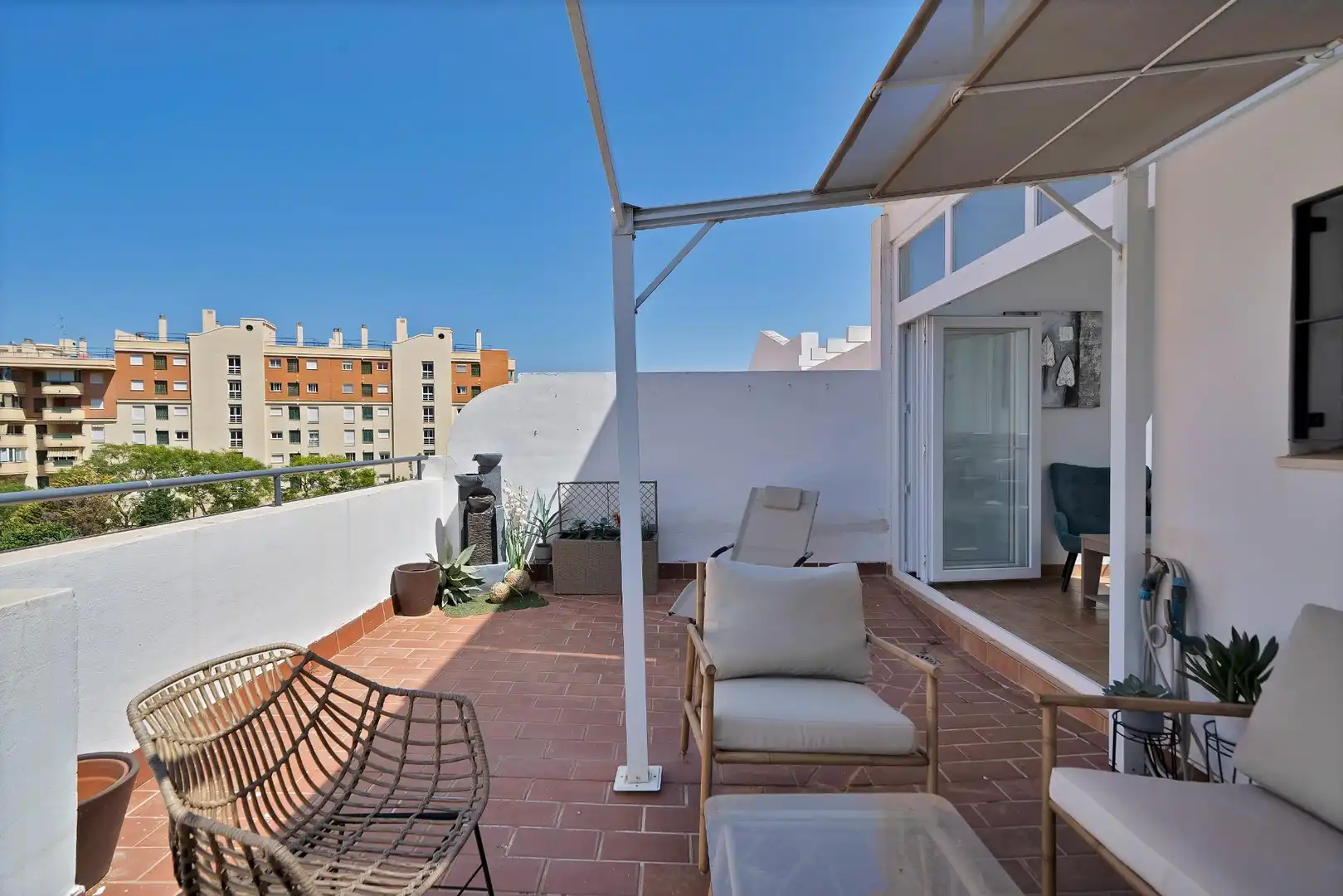 Terrassa de Casa adosada en venda en Fuengirola amb Aire condicionat, Calefacció i Jardí privat