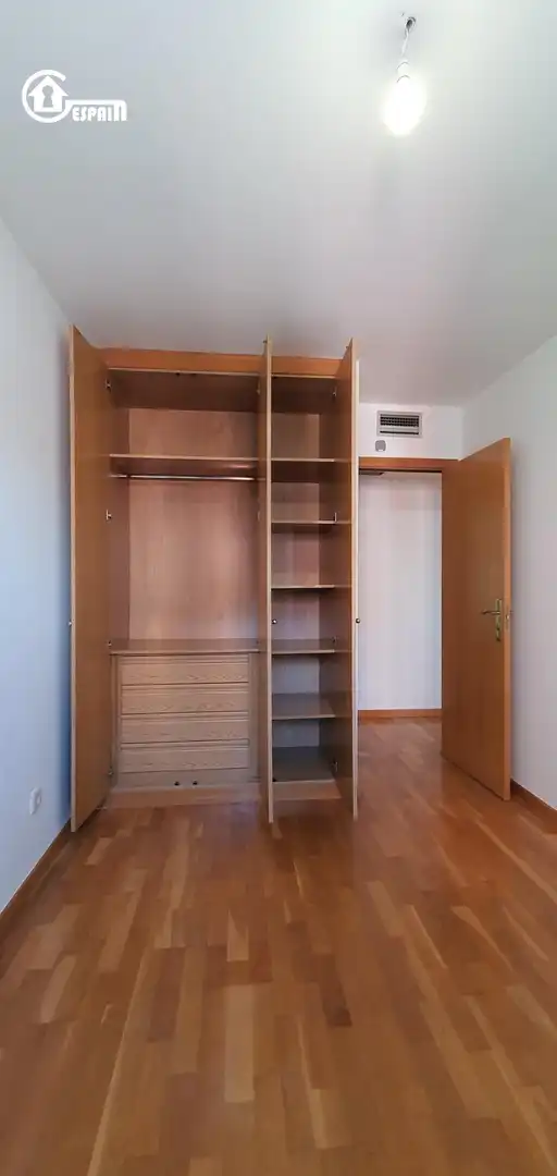 Dormitori de Pis en venda en Carabanchel
