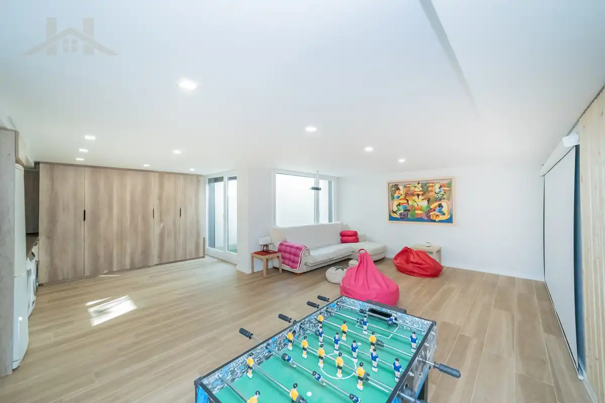 Casa adosada en venta en Avenida de la Armada Española, Cortijo Sur