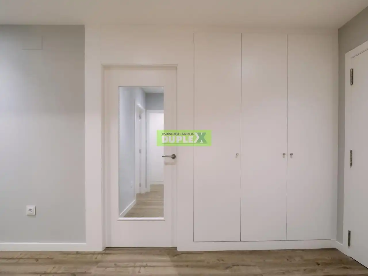 Habitación de Piso en venta en Pontevedra Capital  con Calefacción, Terraza y Balcón
