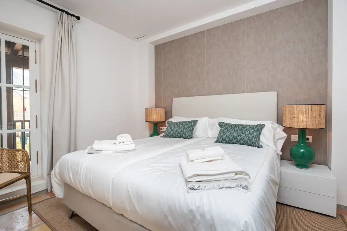Habitación de Edificio en venta en Fuengirola con Alarma