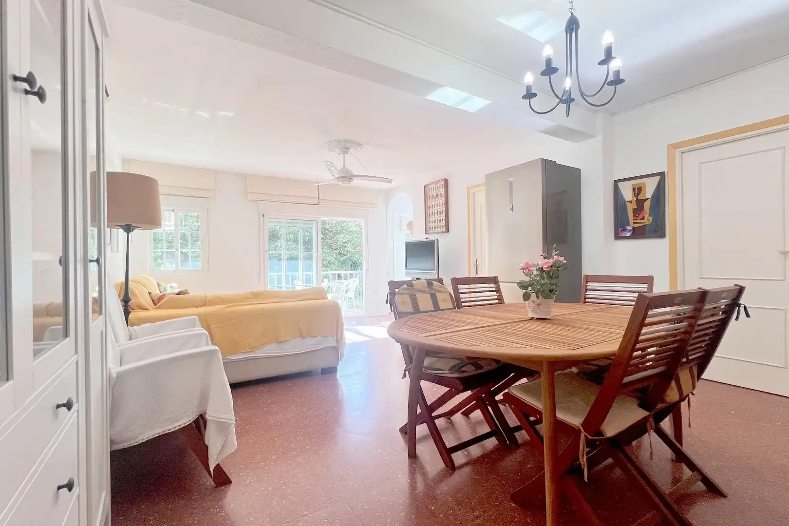 Piso en venta en Calle CIUDAD DE PORCUNA, La Carihuela - Los Nidos
