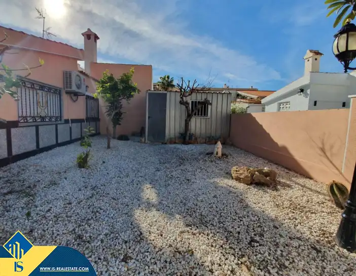 Villa avec piscine à vendre à Playa de los Locos, imagen 2