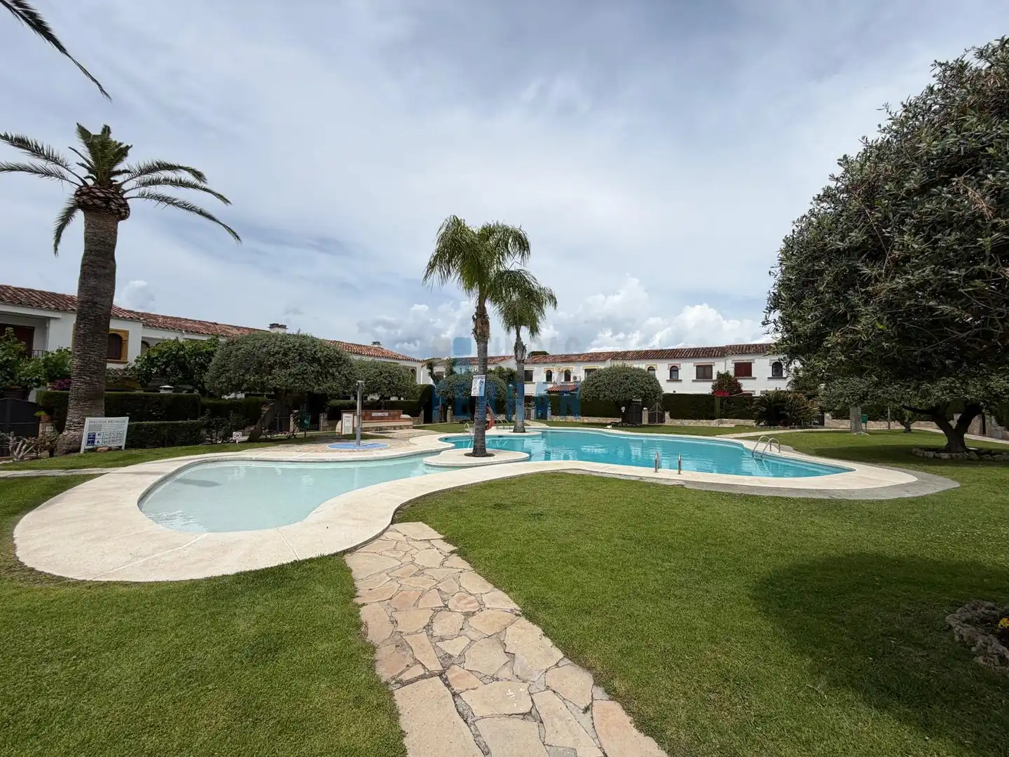 Piscina de Casa adosada en venta en Cambrils con Terraza, Trastero y Alarma