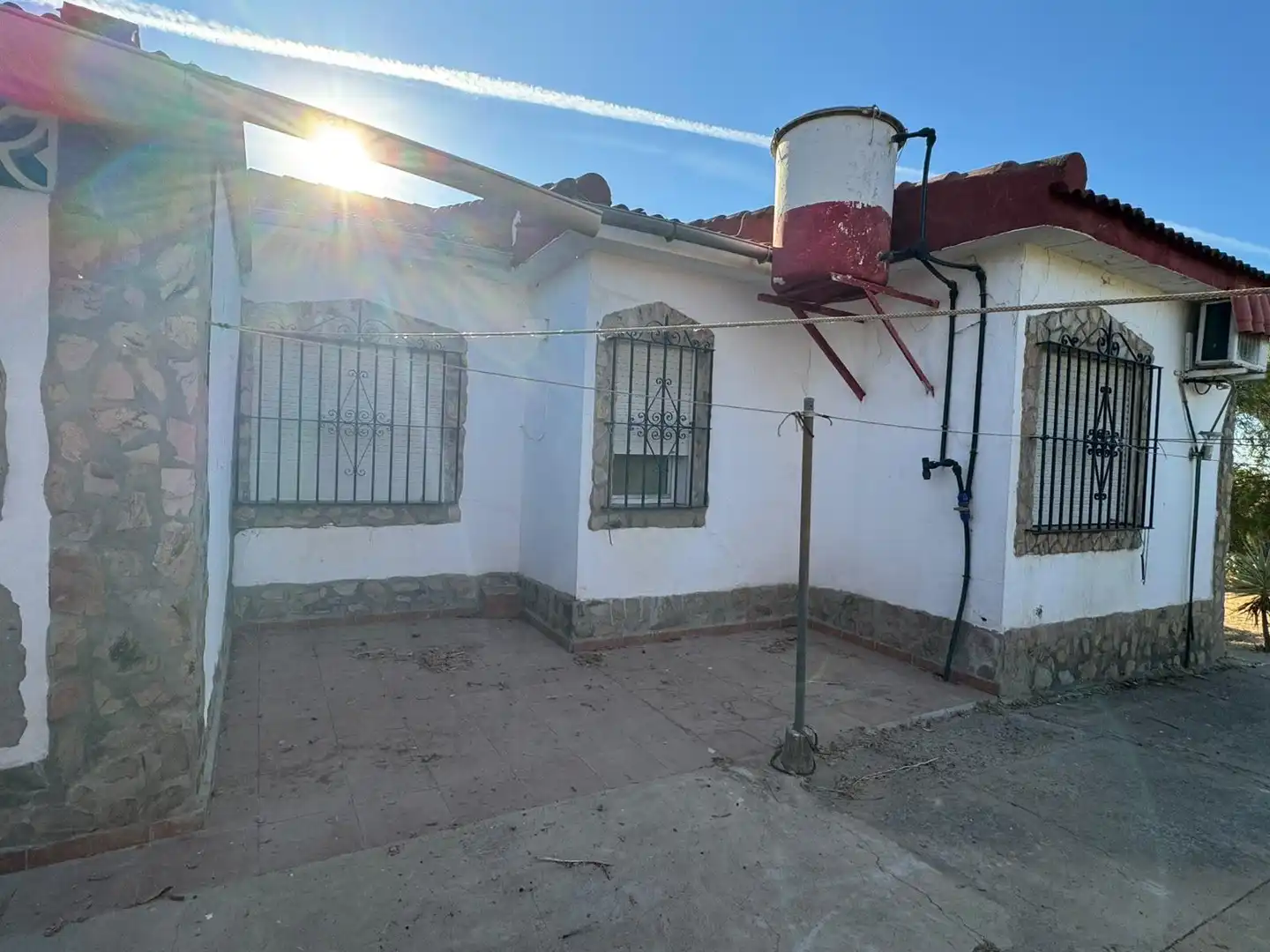 Vista exterior de Casa o xalet en venda en Sanlúcar la Mayor, Sevilla