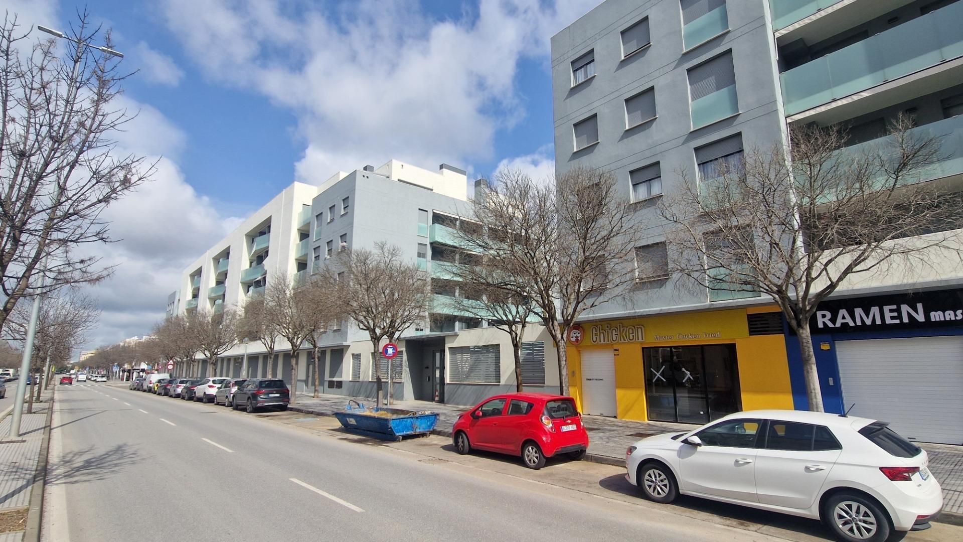 Local de lloguer a Caballero Bonald - San José Obrero - Guadalcacín