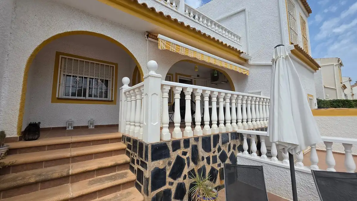 Baixos amb terrassa en venda a Calle Canarias 8, imagen 2