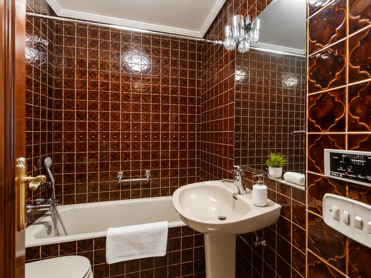 Bathroom of Attic for sale in  Pamplona / Iruña  with Heating, Parquet flooring and Terrace