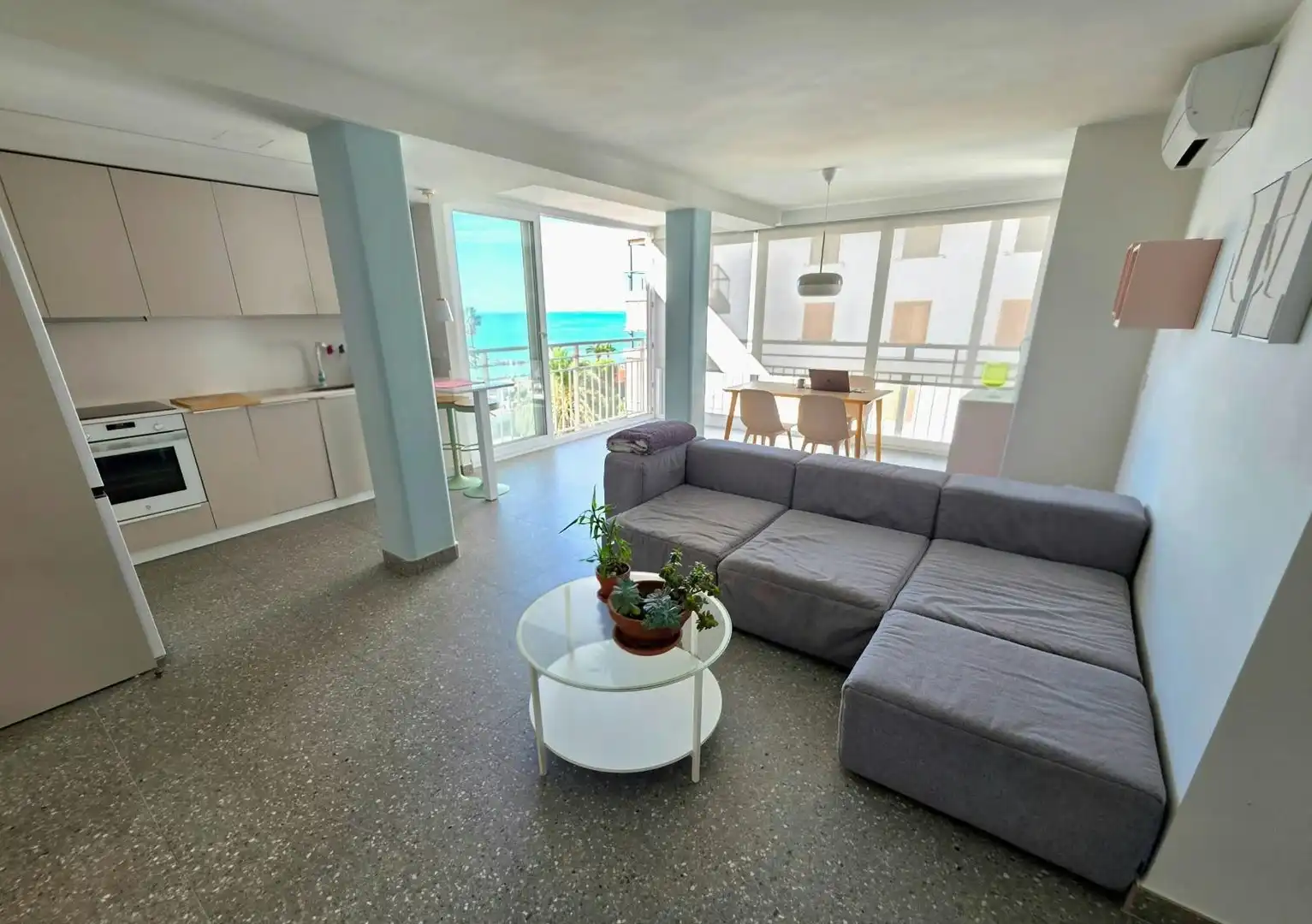 Mini appartamento con terrazza in affitto a Avenida FERRANDIS SALVADOR