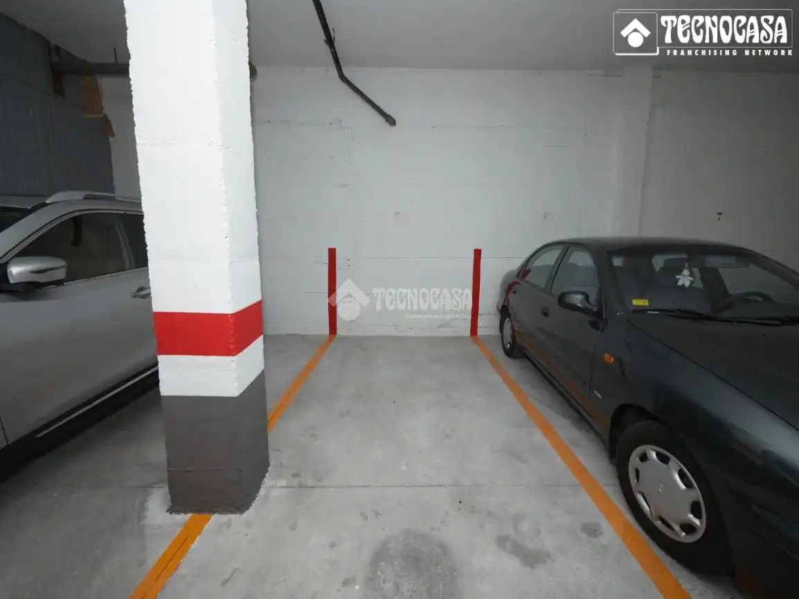 Parkplatz von Garage zum Verkauf in Granada