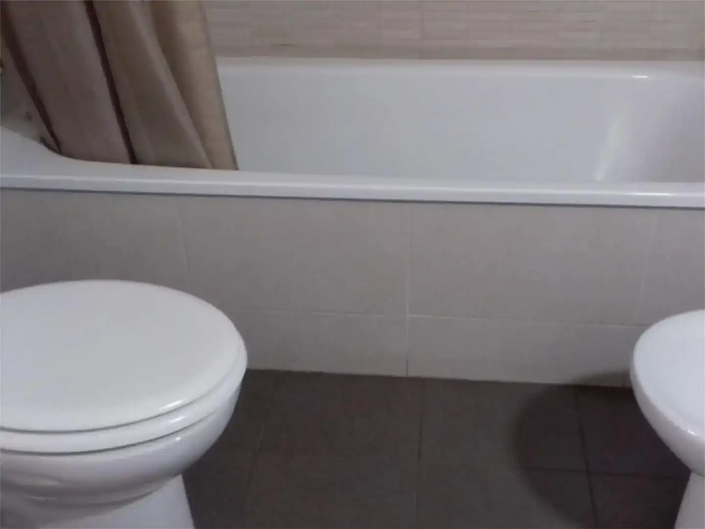 Baño de Piso en venta en Torremolinos con Piscina y Amueblado