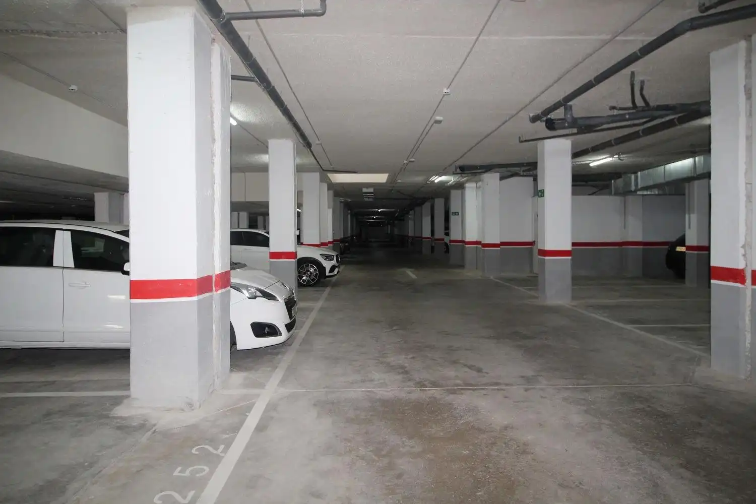Parkplatz von Wohnung zum Verkauf in Oropesa del Mar / Orpesa mit Klimaanlage, Privatgarten und Terrasse