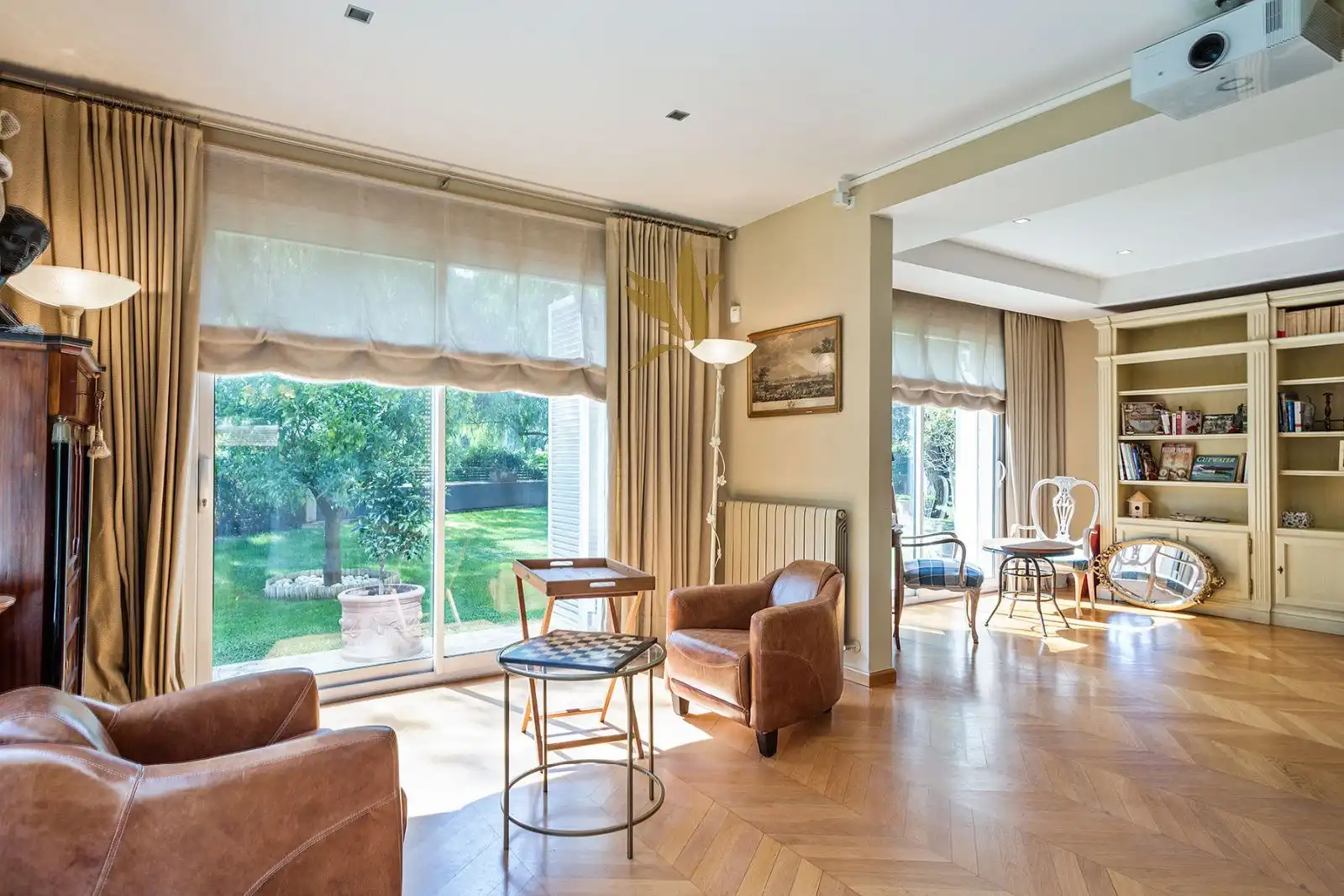 Sala d'estar de Casa o xalet de lloguer en Barcelona amb Aire condicionat, Calefacció i Jardí privat