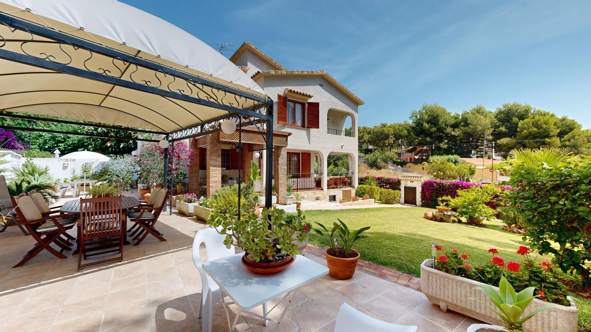 Jardí de Casa adosada en venda en Benicasim / Benicàssim amb Jardí privat, Terrassa i Traster