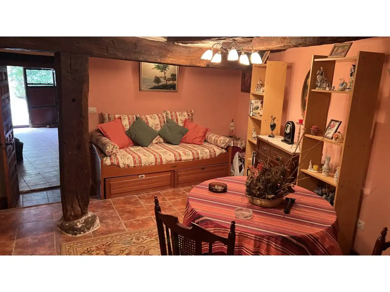 Living room of Detached homes for sale in Merindad de Sotoscueva  with Private garden, Terrace and Furnished