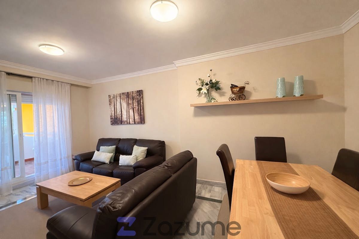 Wohnzimmer von Wohnung zur Miete in Marbella mit Klimaanlage, Heizung und Privatgarten