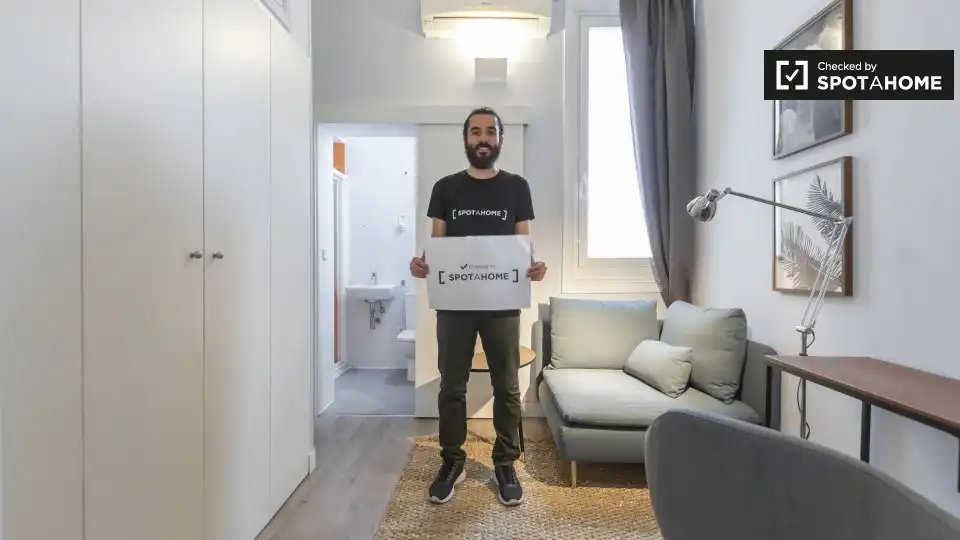 Appartamento con terrazza in affitto a Centro, imagen 13
